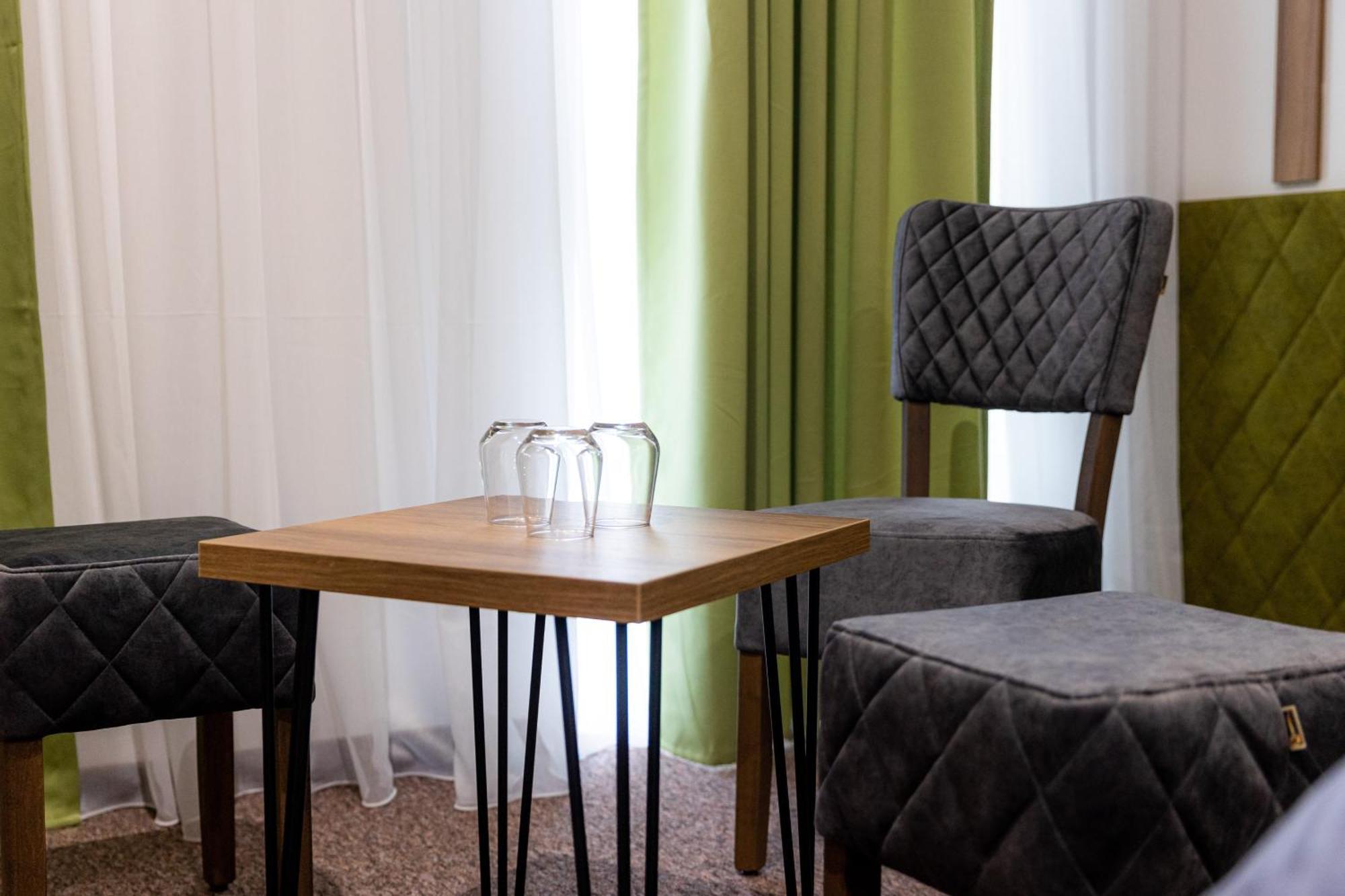 Hostel Tron Travnik Luaran gambar