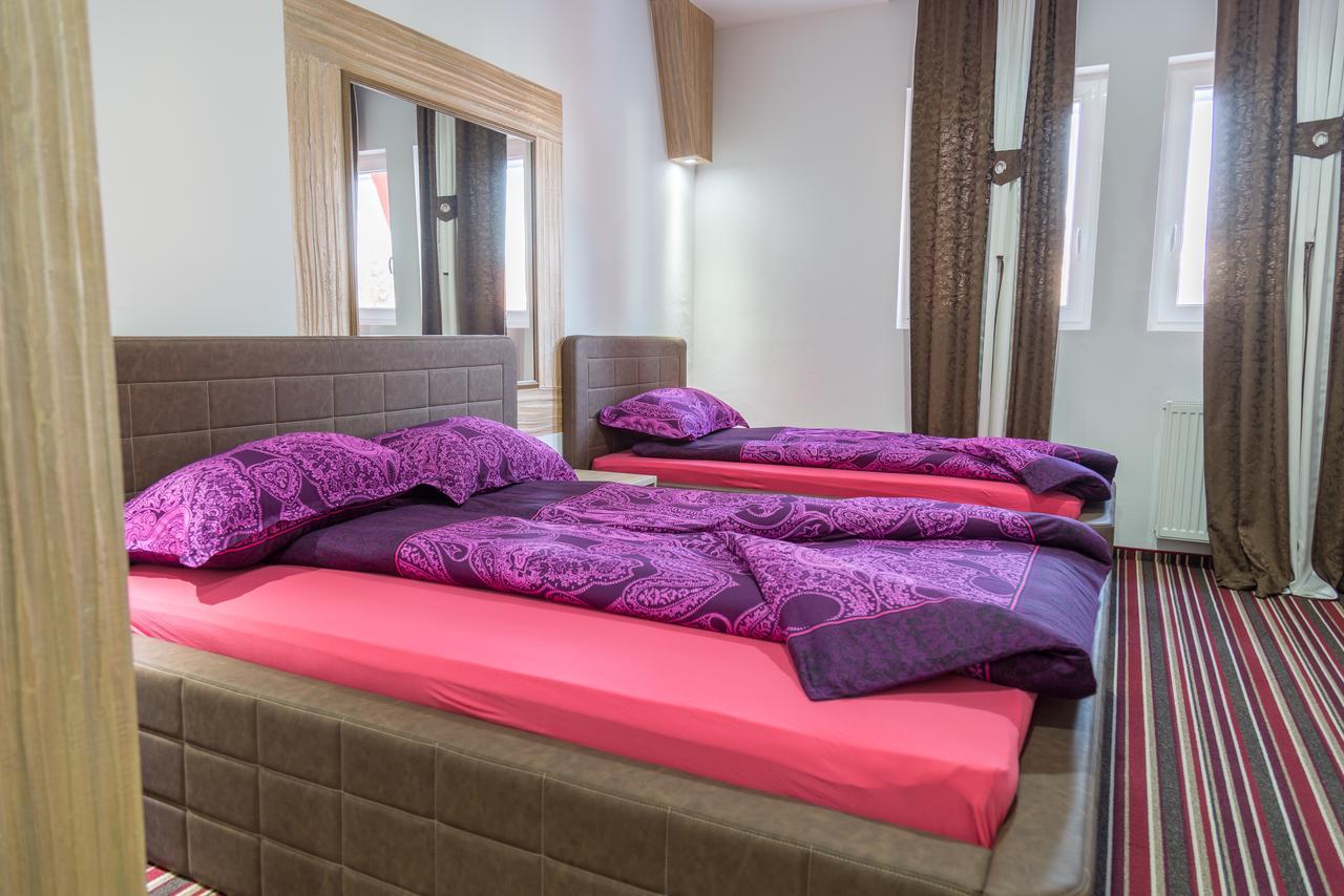 Hostel Tron Travnik Luaran gambar