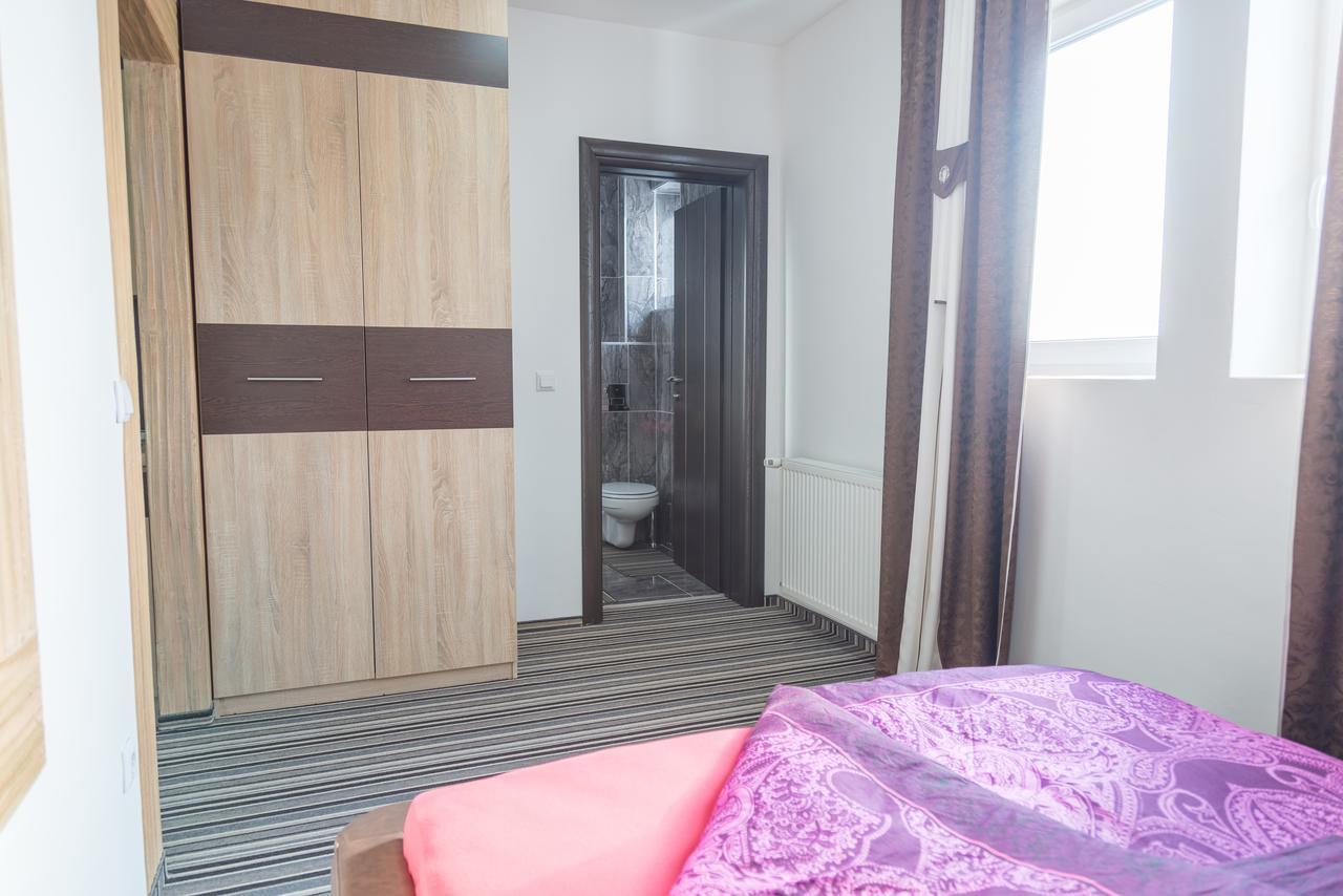 Hostel Tron Travnik Luaran gambar